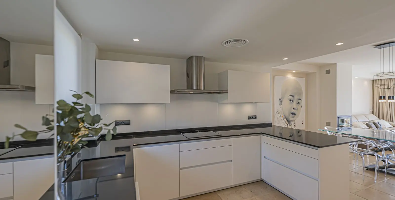 Sale of middle floor apartment in Los Flamingos 25