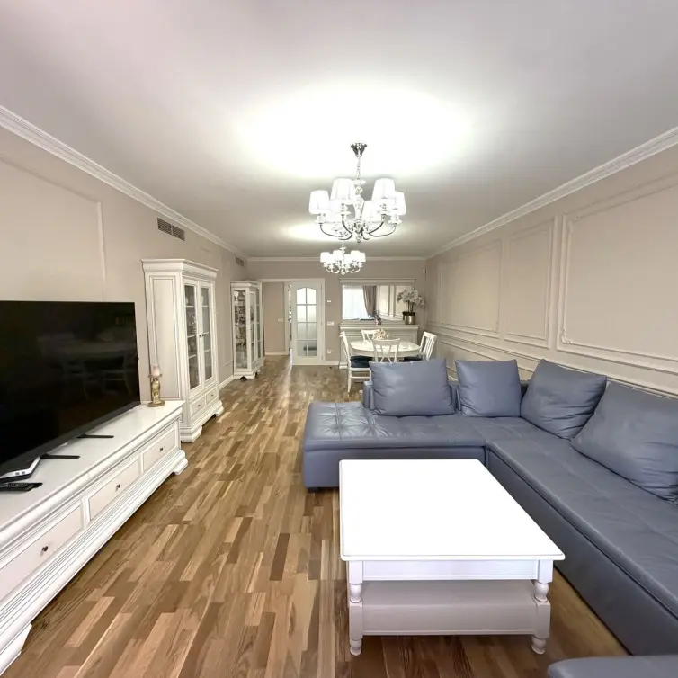Venta de apartamento en planta baja en Puerto Banús