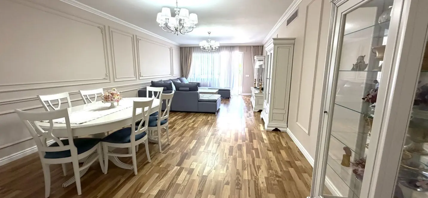 Sale of ground floor apartment in Puerto Banús 4