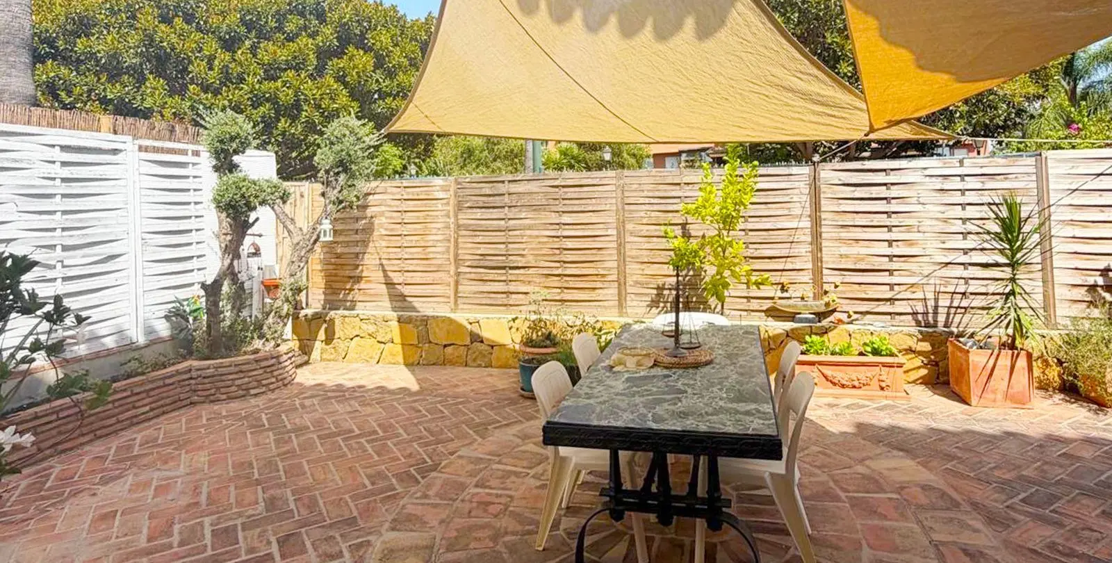 Venta de adosado en San Pedro de Alcántara 11
