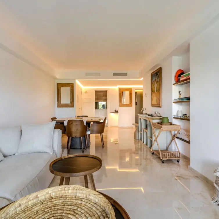 Продажа апартаментов на среднем этаже в Puerto Banús