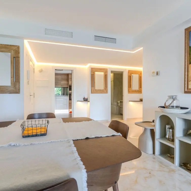 Продажа апартаментов на среднем этаже в Puerto Banús