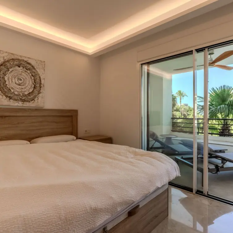 Продажа апартаментов на среднем этаже в Puerto Banús