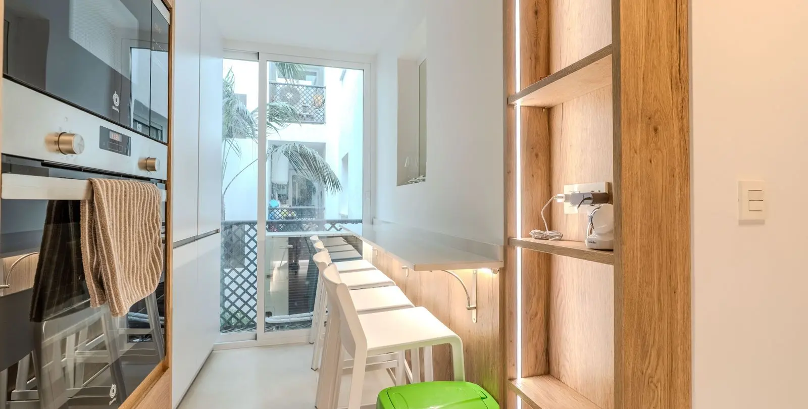 Sale of middle floor apartment in Puerto Banús 10