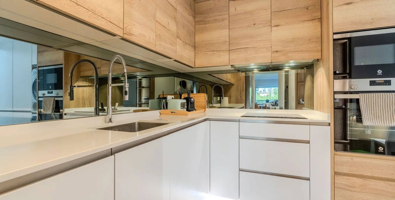 Sale of middle floor apartment in Puerto Banús 13