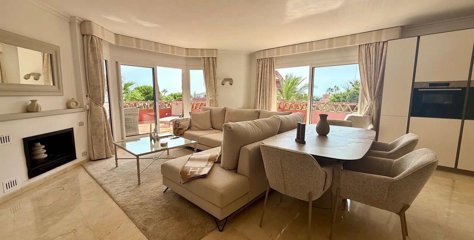 Sale of penthouse duplex in Elviria 2