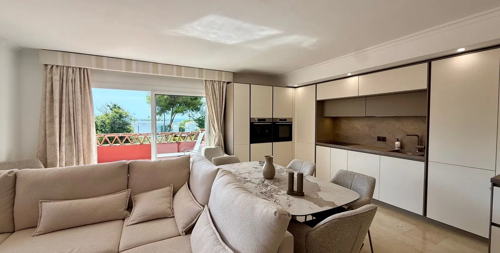Sale of penthouse duplex in Elviria 4