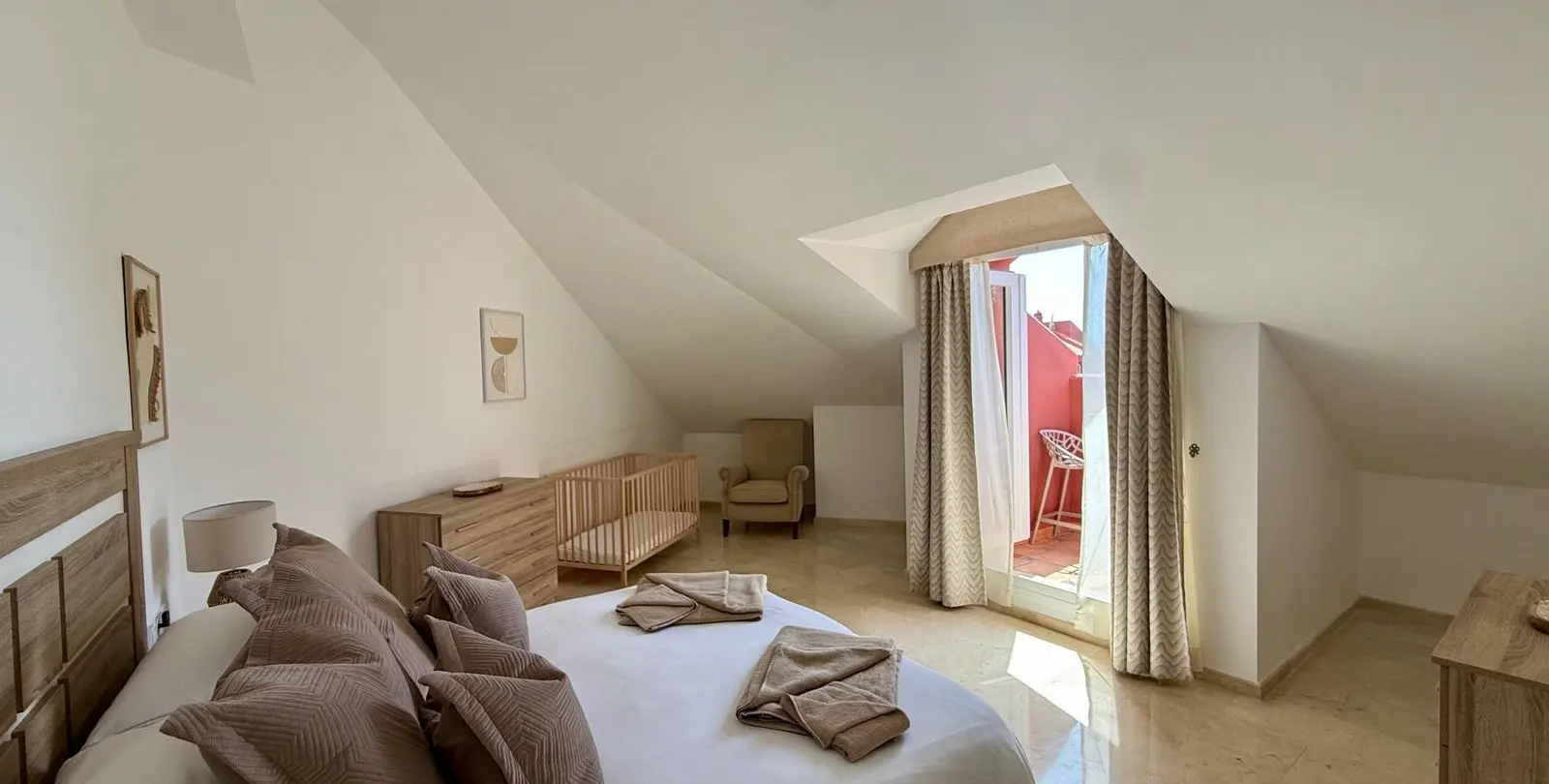 Sale of penthouse duplex in Elviria 15