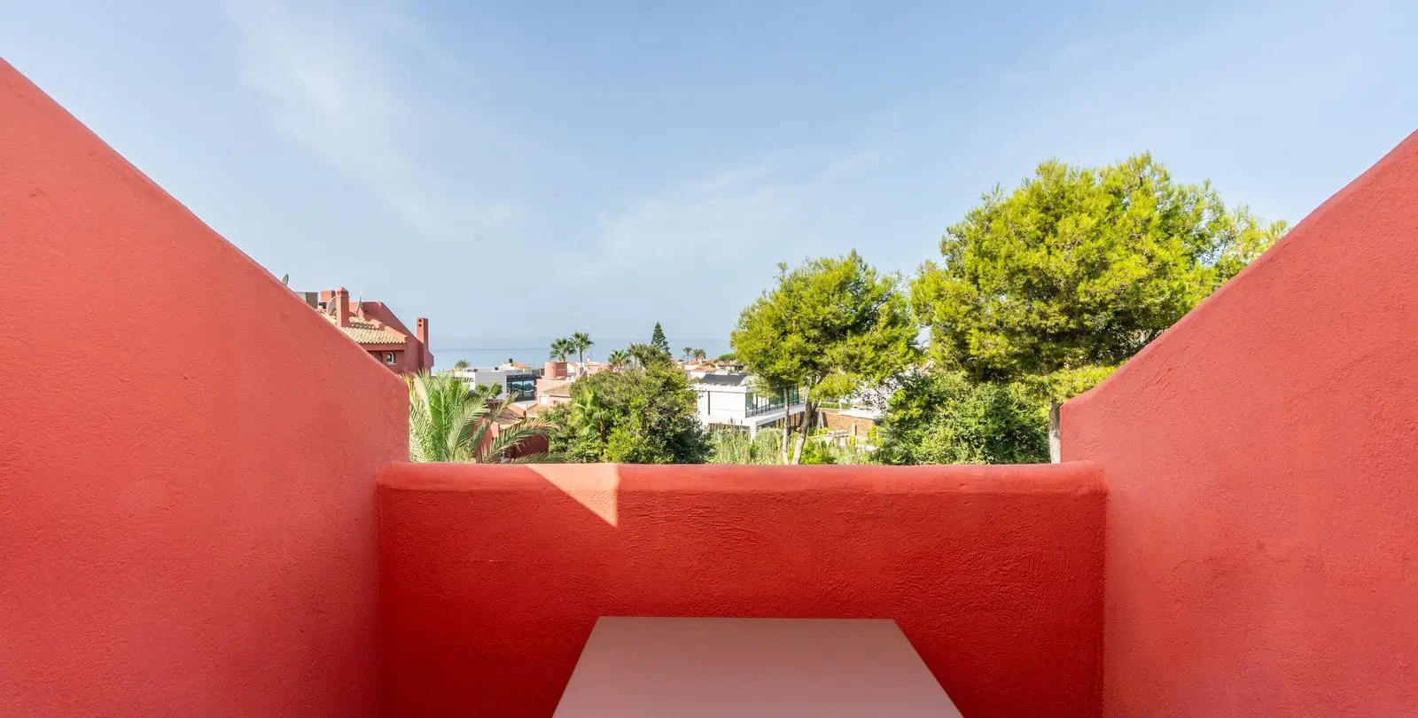 Sale of penthouse duplex in Elviria 27
