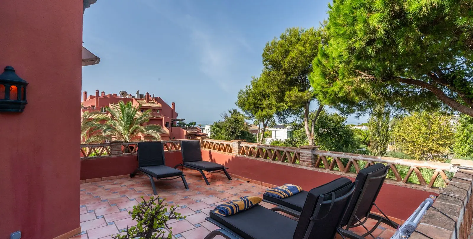 Sale of penthouse duplex in Elviria 33