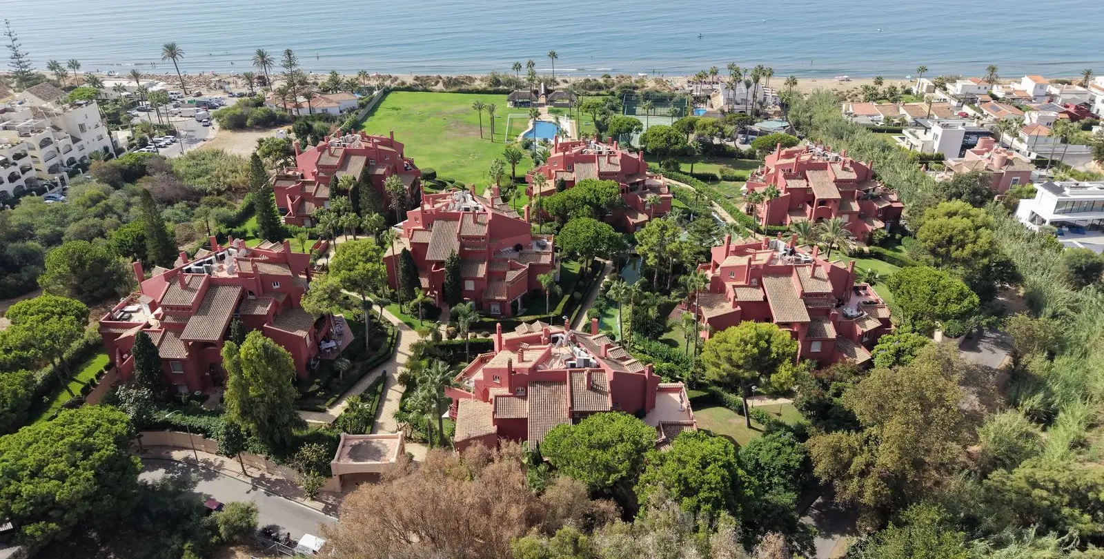 Sale of penthouse duplex in Elviria 35