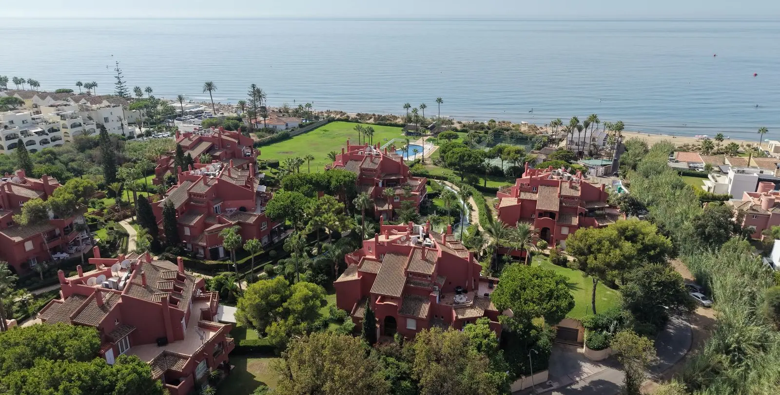 Sale of penthouse duplex in Elviria 36