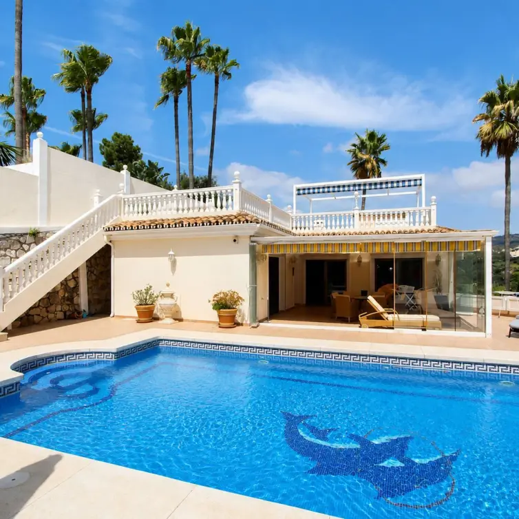 Venta de villa independiente en Elviria