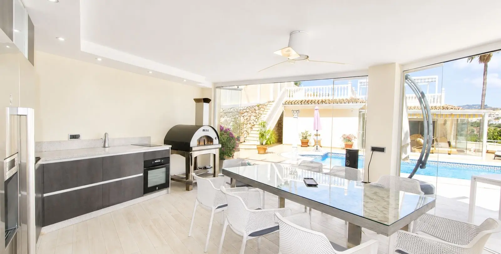 Продажа  отдельно стоящей виллы в Elviria 37