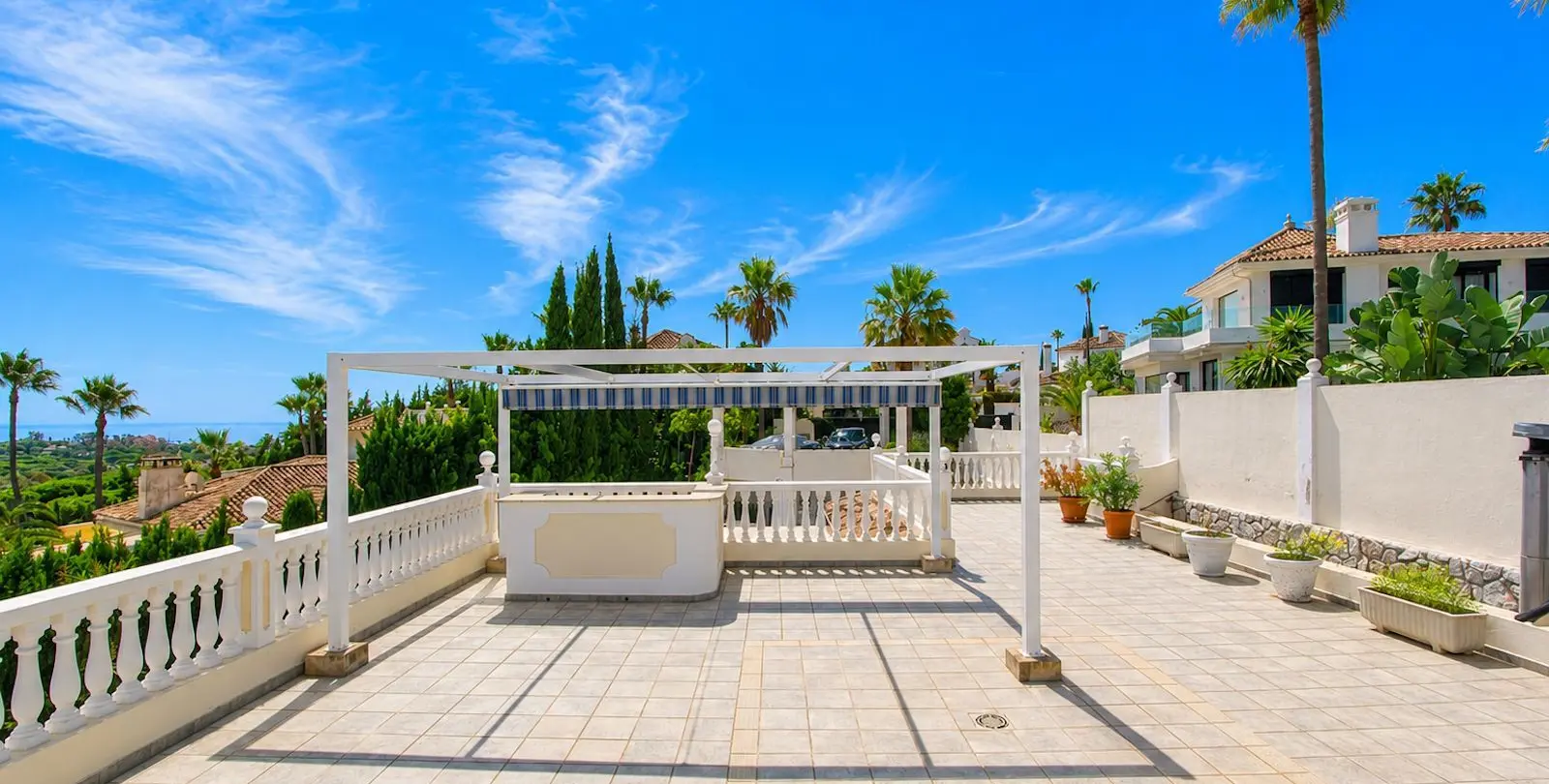 Продажа  отдельно стоящей виллы в Elviria 73