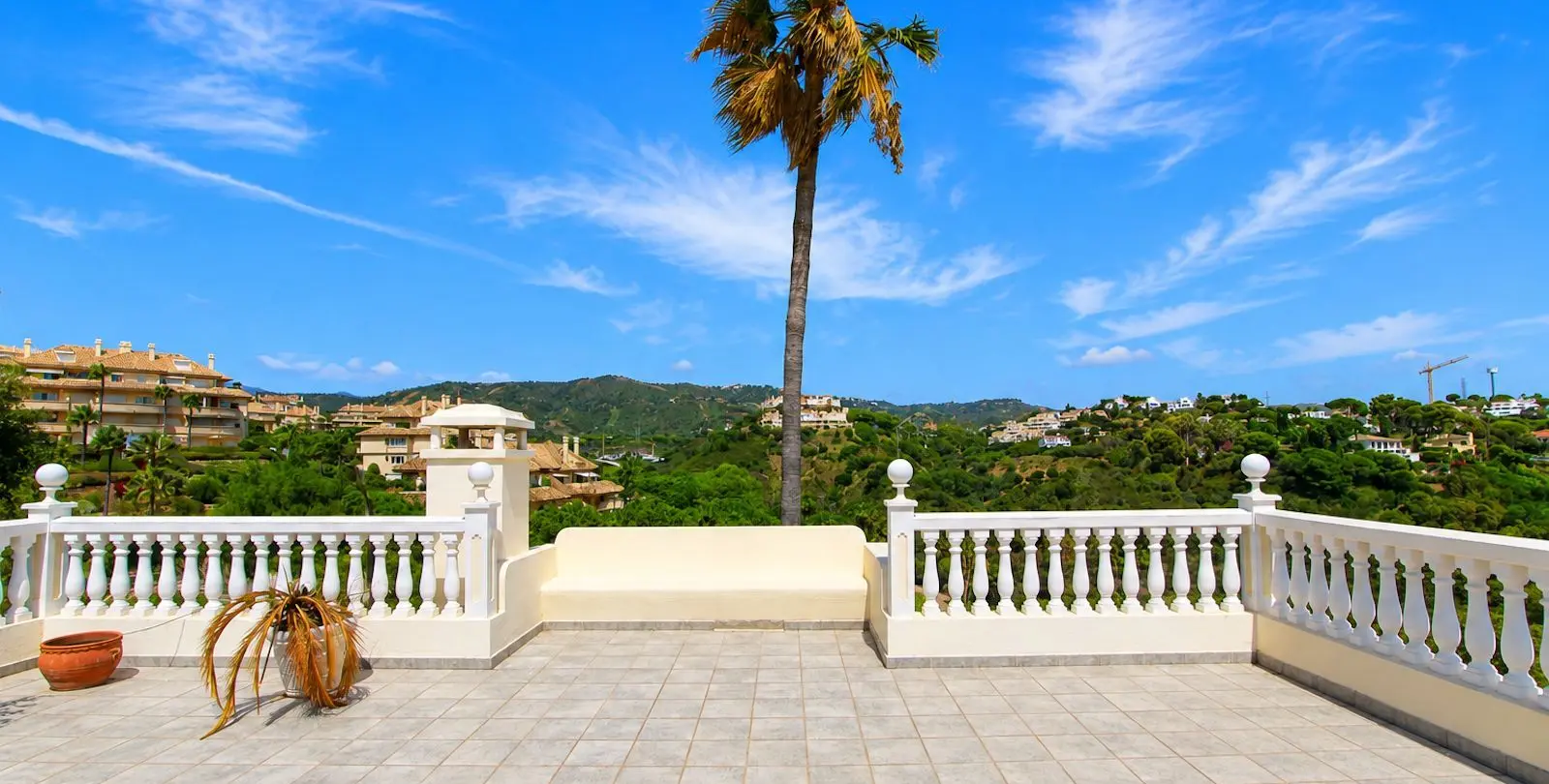 Продажа  отдельно стоящей виллы в Elviria 78