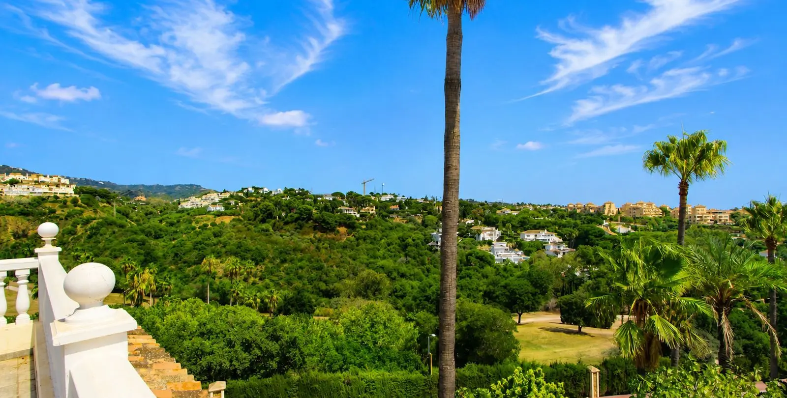 Продажа  отдельно стоящей виллы в Elviria 82