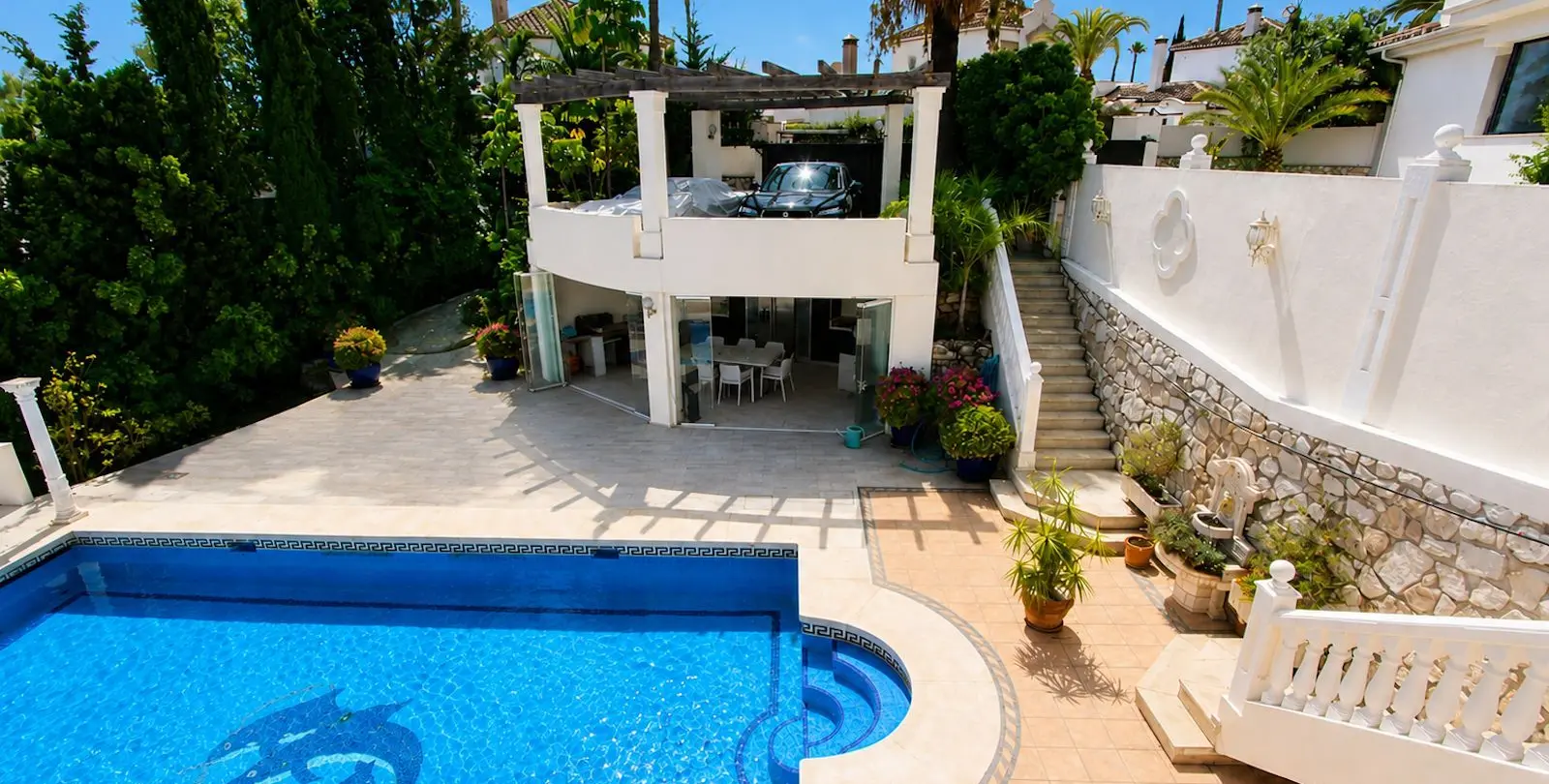 Sale of detached villa in Elviria 3