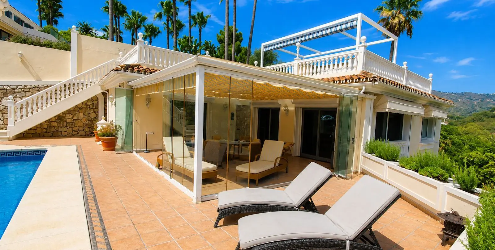 Sale of detached villa in Elviria 4