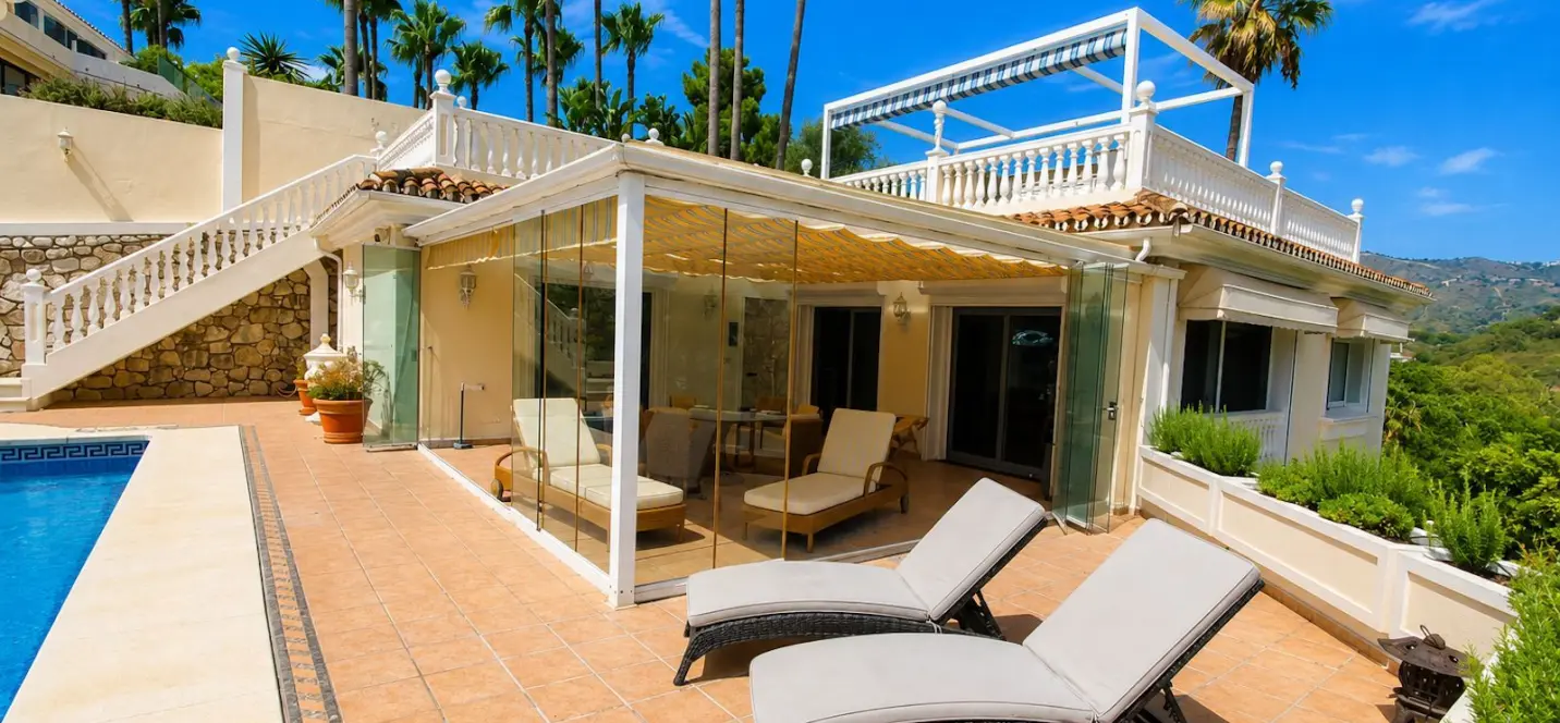 Sale of detached villa in Elviria 3