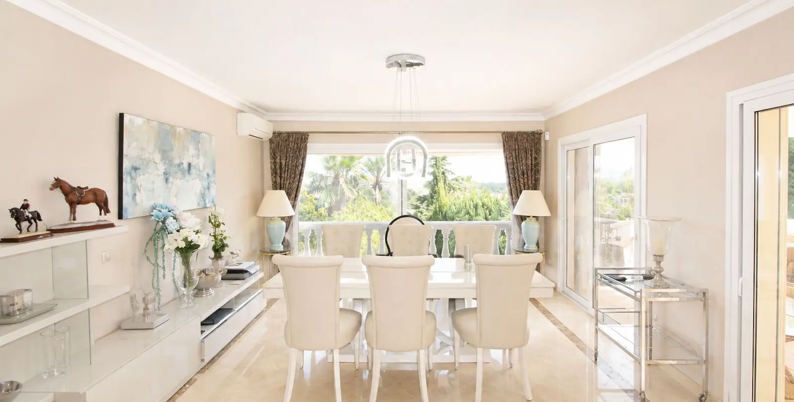 Sale of detached villa in Elviria 8