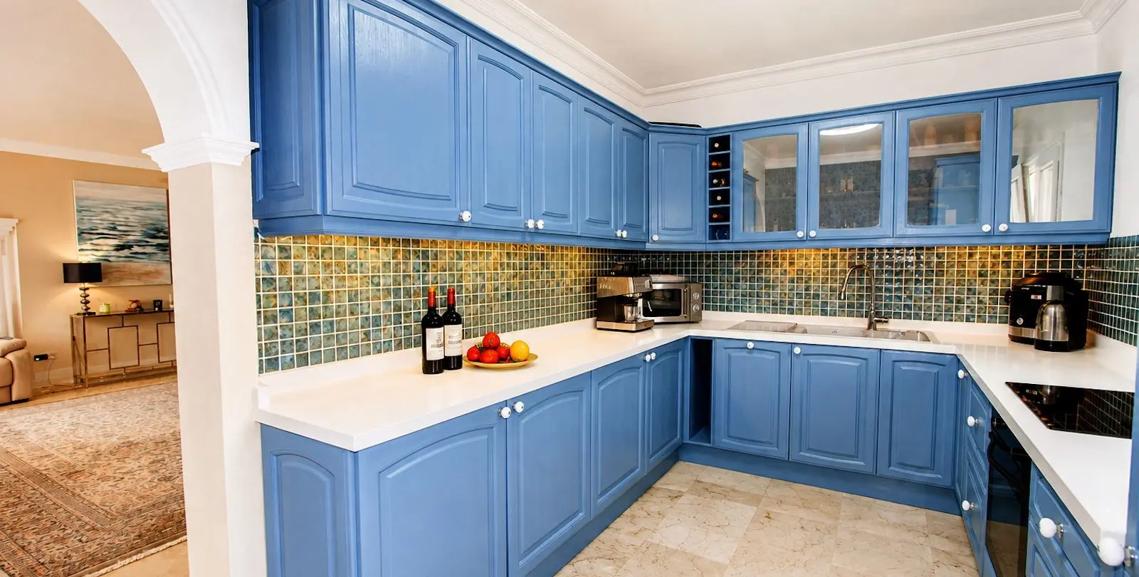 Sale of detached villa in Elviria 17