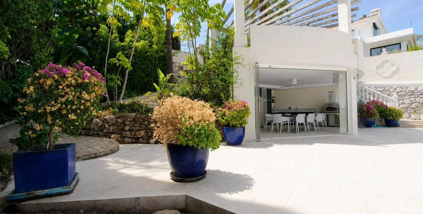 Sale of detached villa in Elviria 44