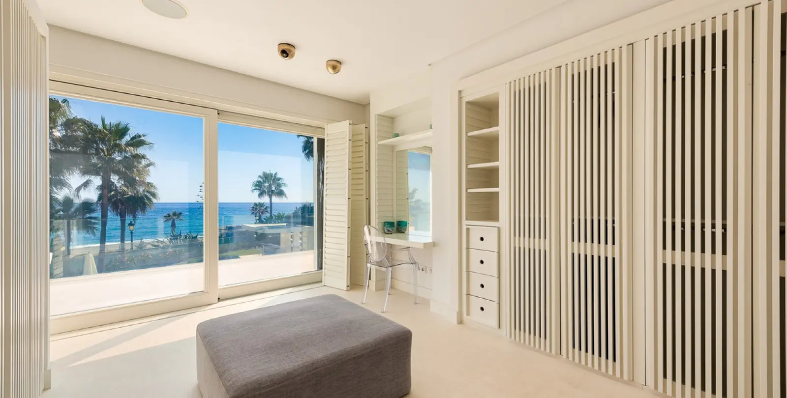 Short-term rent of detached villa in The Golden Mile 19