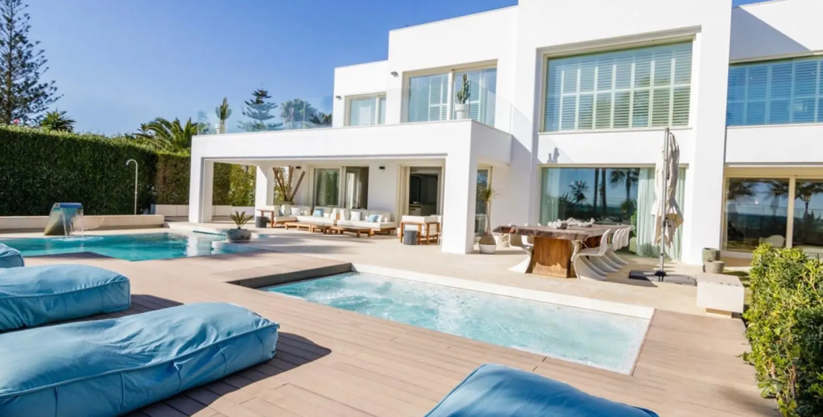 Short-term rent of detached villa in The Golden Mile 40