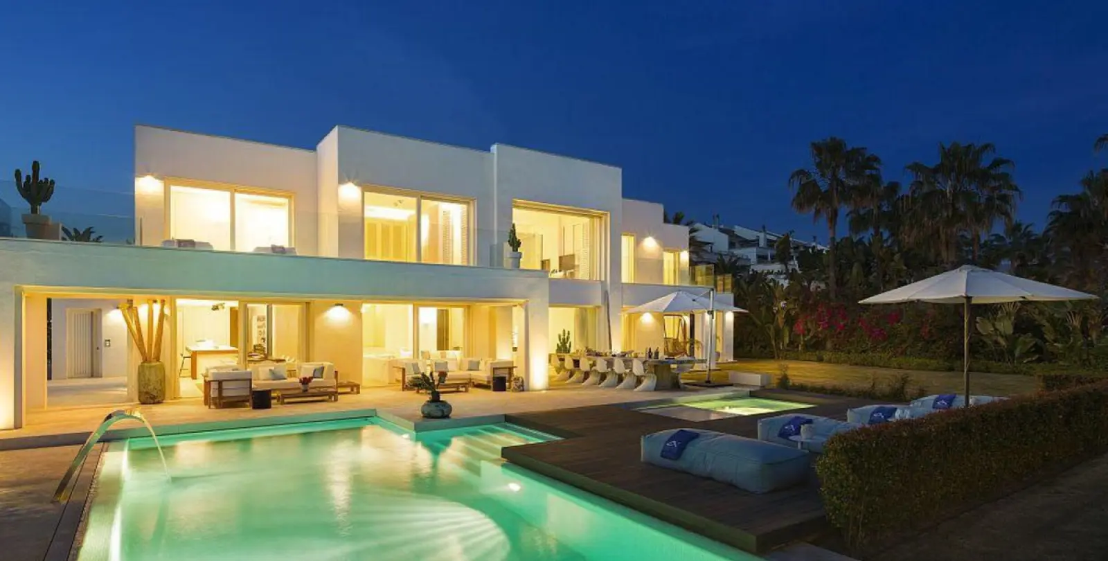 Short-term rent of detached villa in The Golden Mile 48