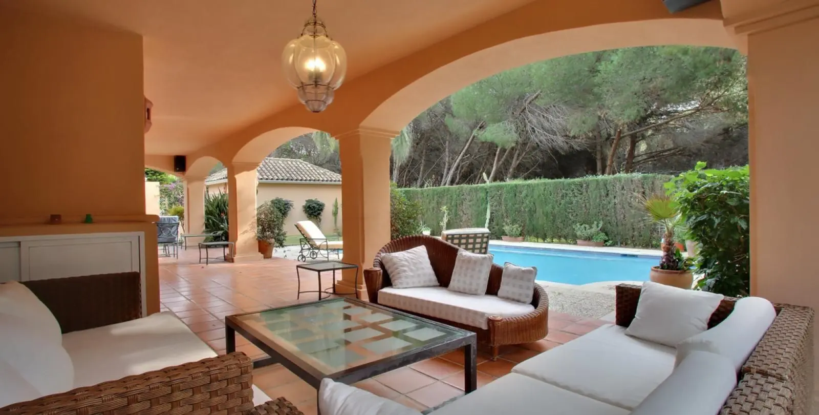 Long-term rent of detached villa in El Presidente 1