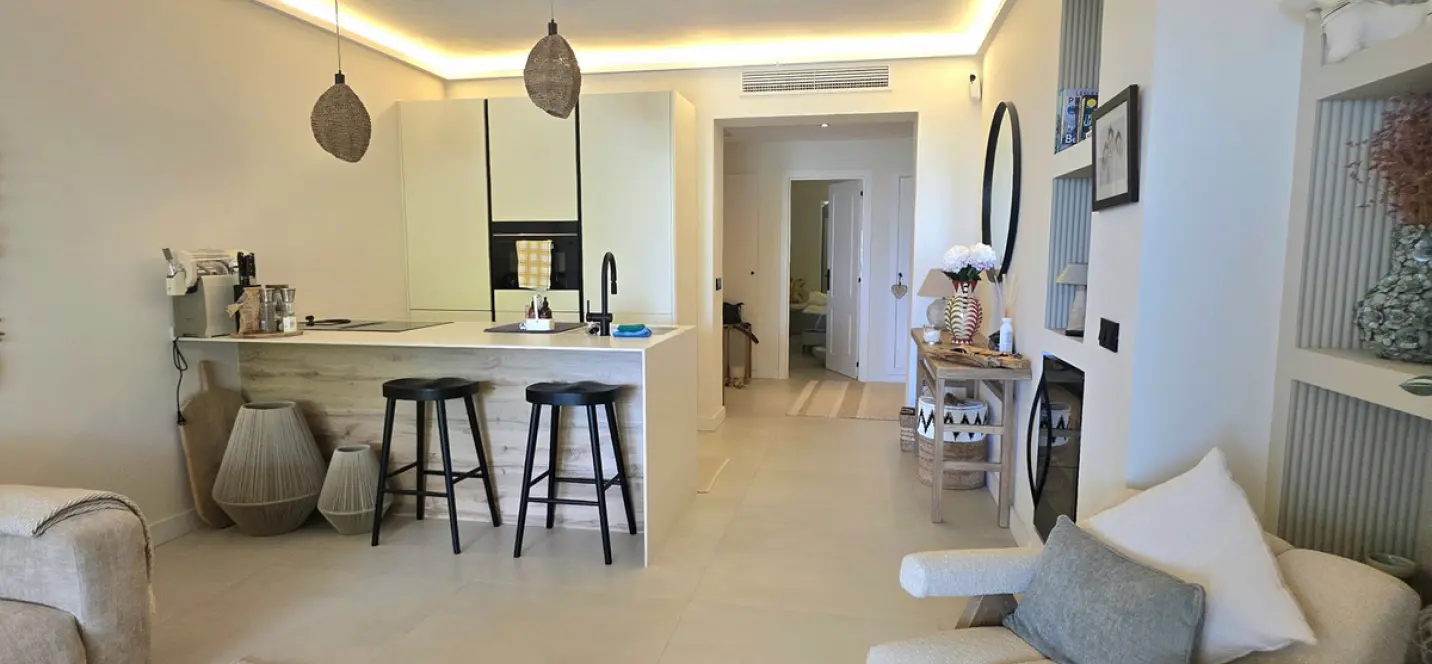 Alquiler a largo plazo de apartamento en planta media en Benahavís 2