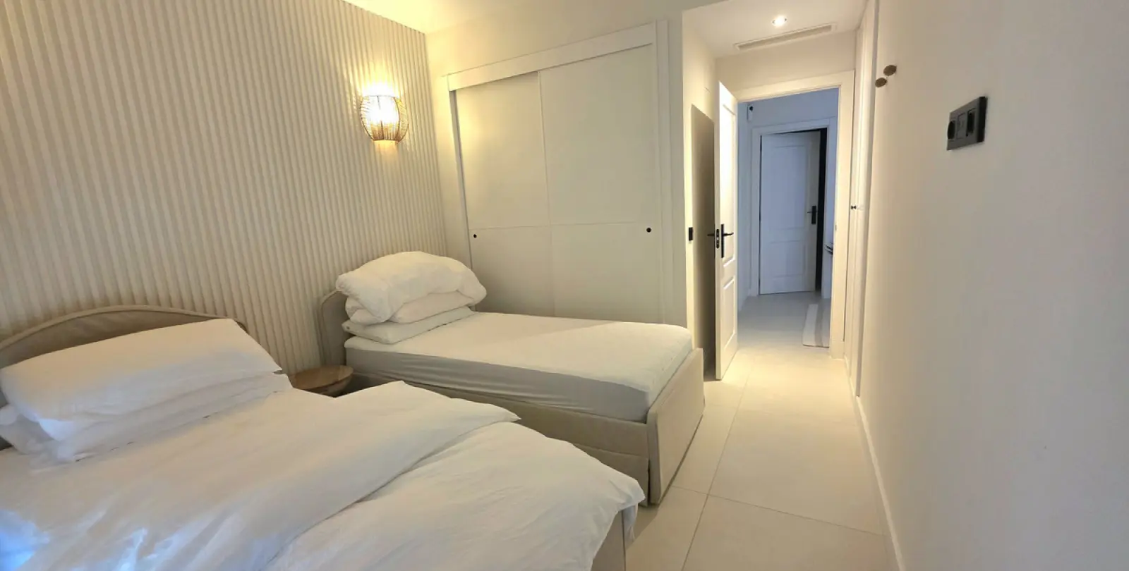 Alquiler a largo plazo de apartamento en planta media en Benahavís 4