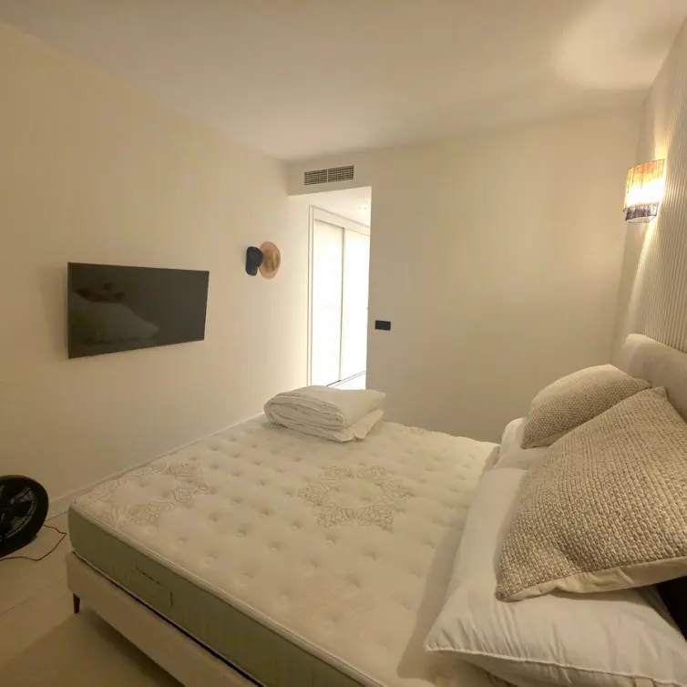 Alquiler a largo plazo de apartamento en planta media en Benahavís