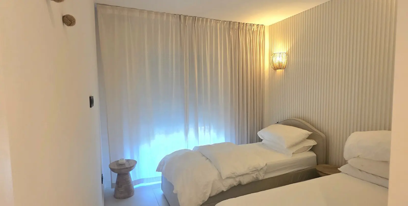 Alquiler a largo plazo de apartamento en planta media en Benahavís 12