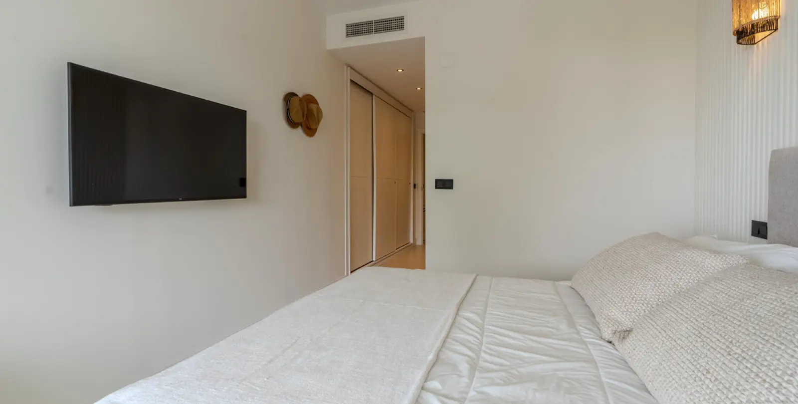 Alquiler a largo plazo de apartamento en planta media en Benahavís 29
