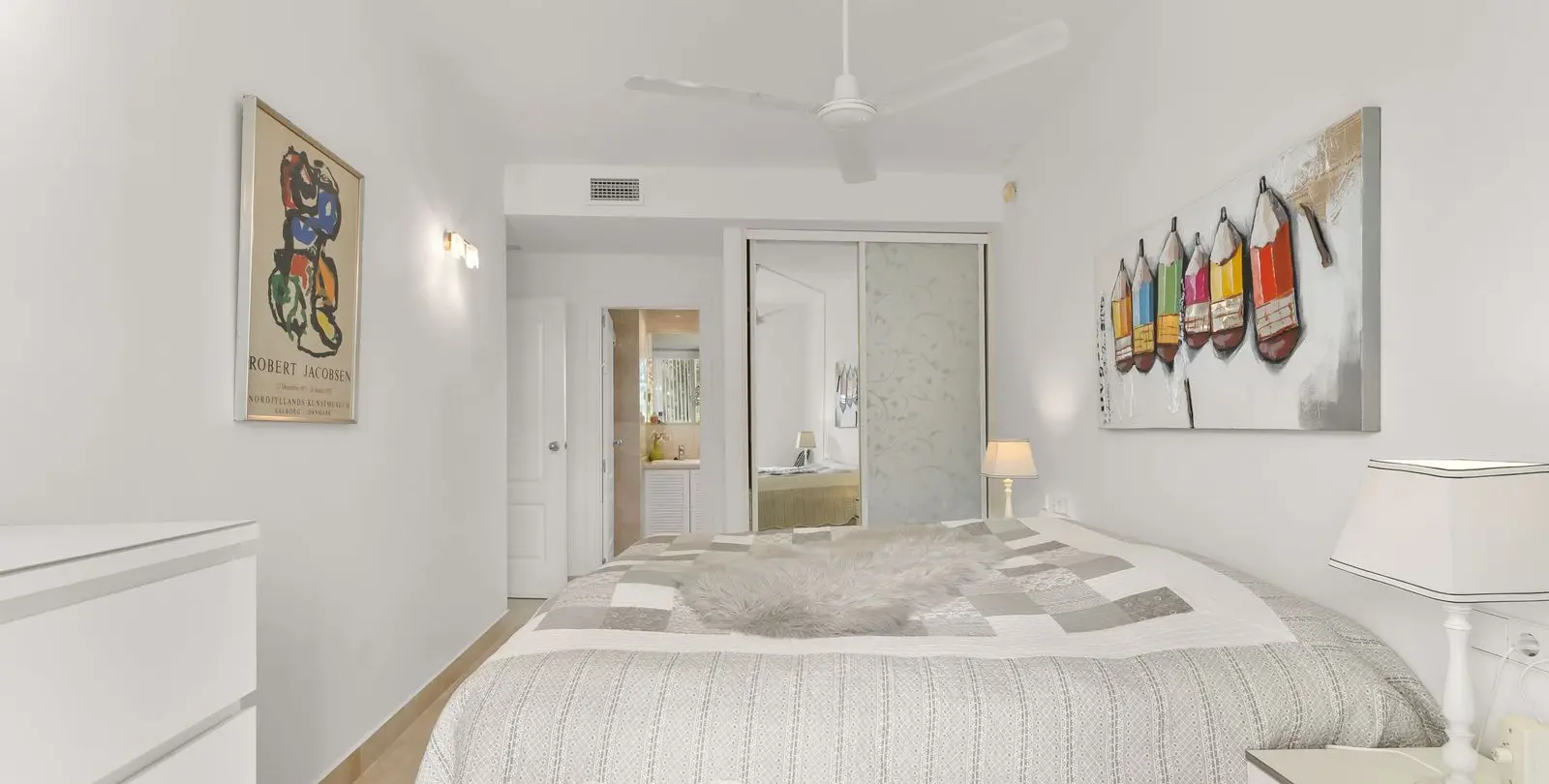 Venta de apartamento en planta media en Miraflores 10