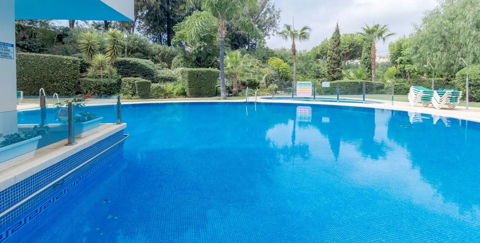Venta de apartamento en planta media en Miraflores 22
