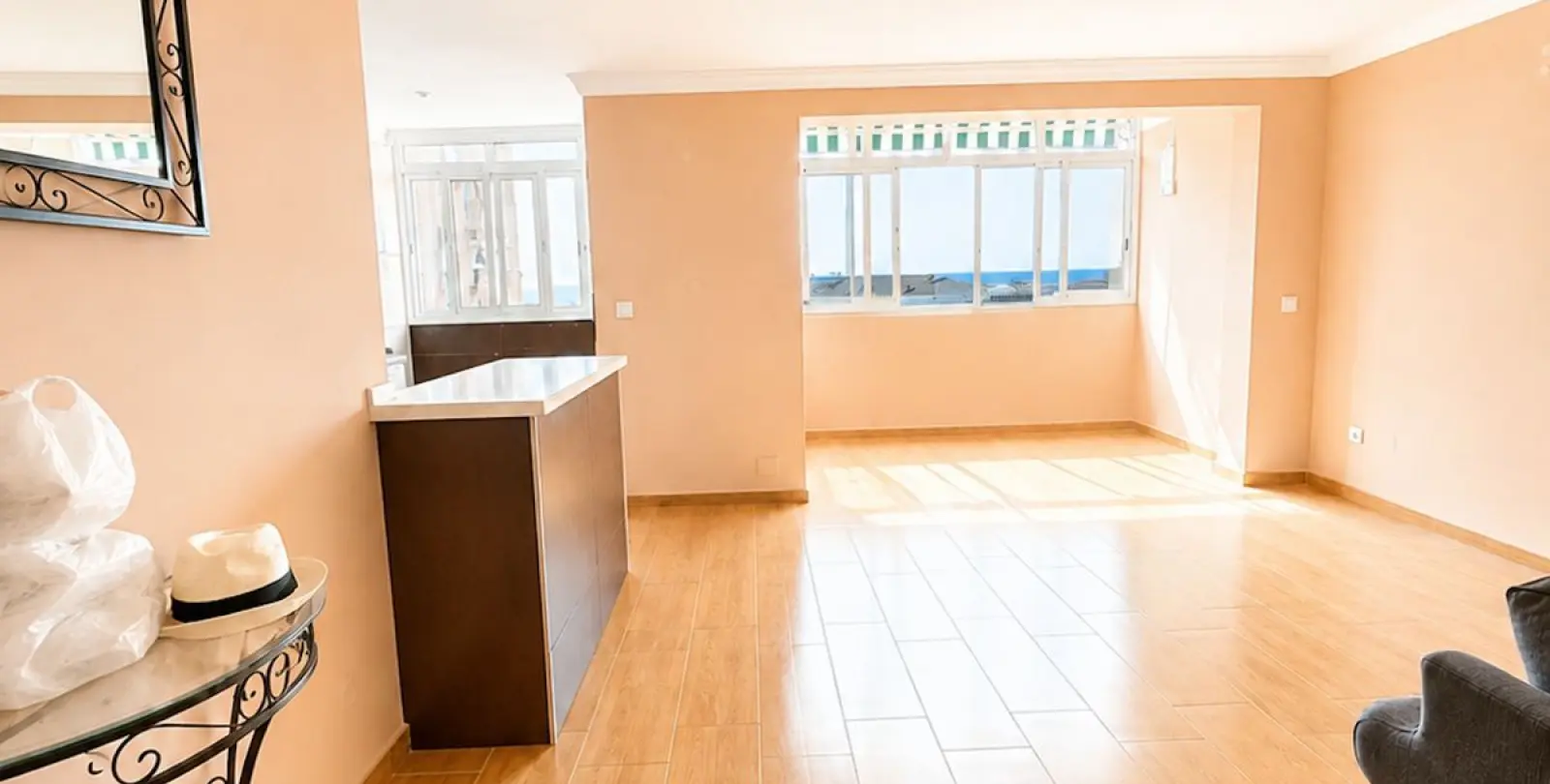 Venta de apartamento en planta media en San Pedro de Alcántara 2