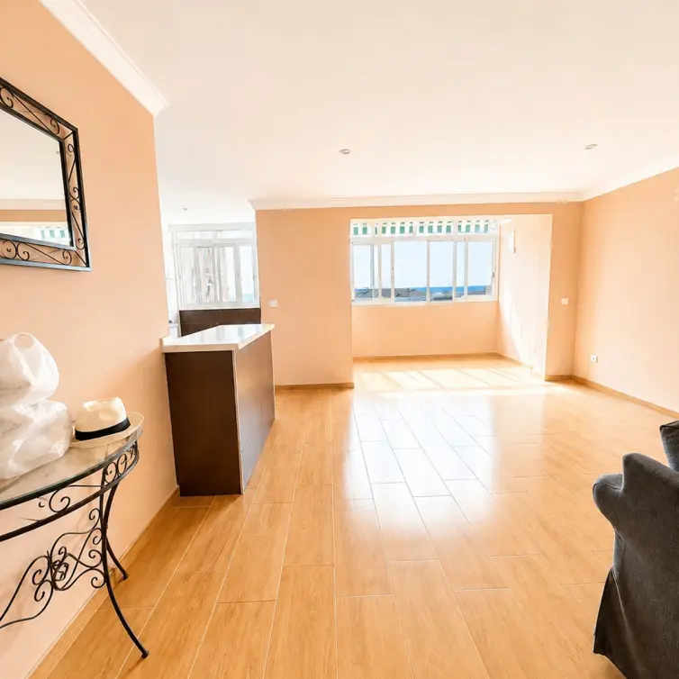 Venta de apartamento en planta media en San Pedro de Alcántara