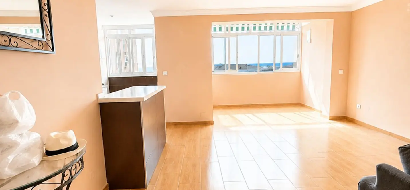 Venta de apartamento en planta media en San Pedro de Alcántara 1