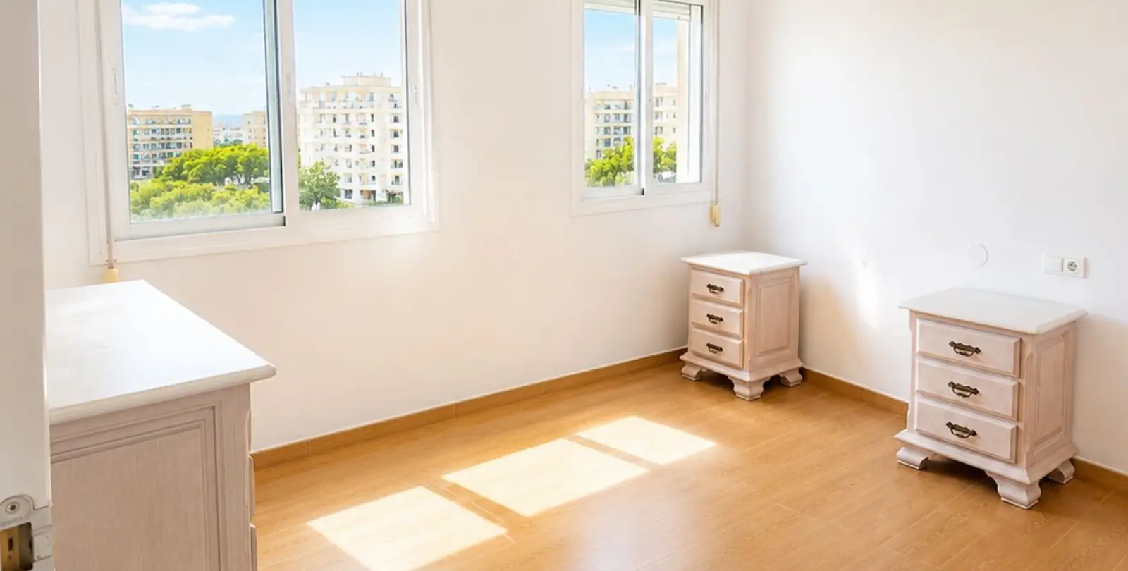 Venta de apartamento en planta media en San Pedro de Alcántara 3