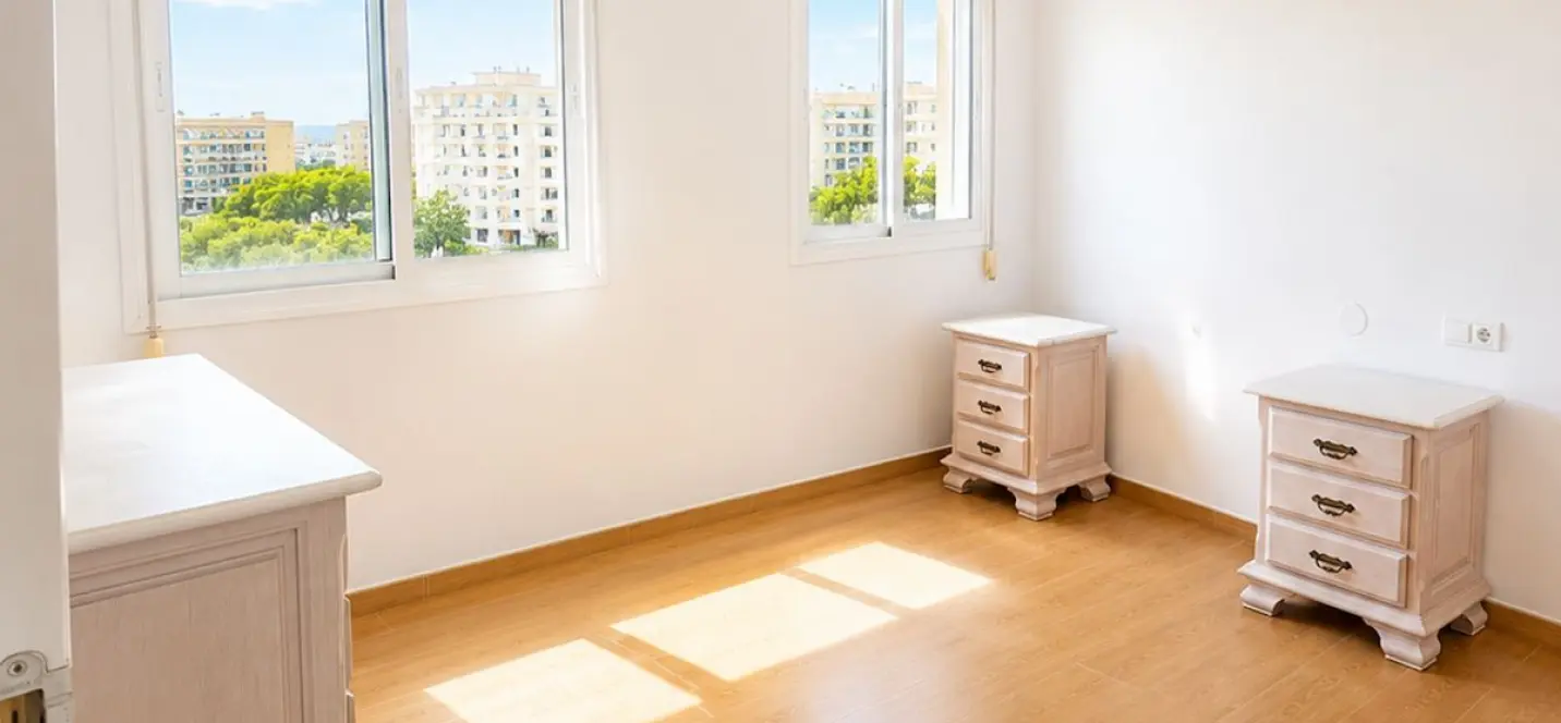 Venta de apartamento en planta media en San Pedro de Alcántara 2