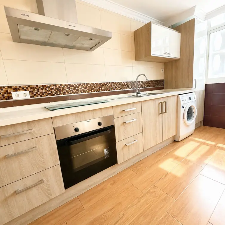 Venta de apartamento en planta media en San Pedro de Alcántara