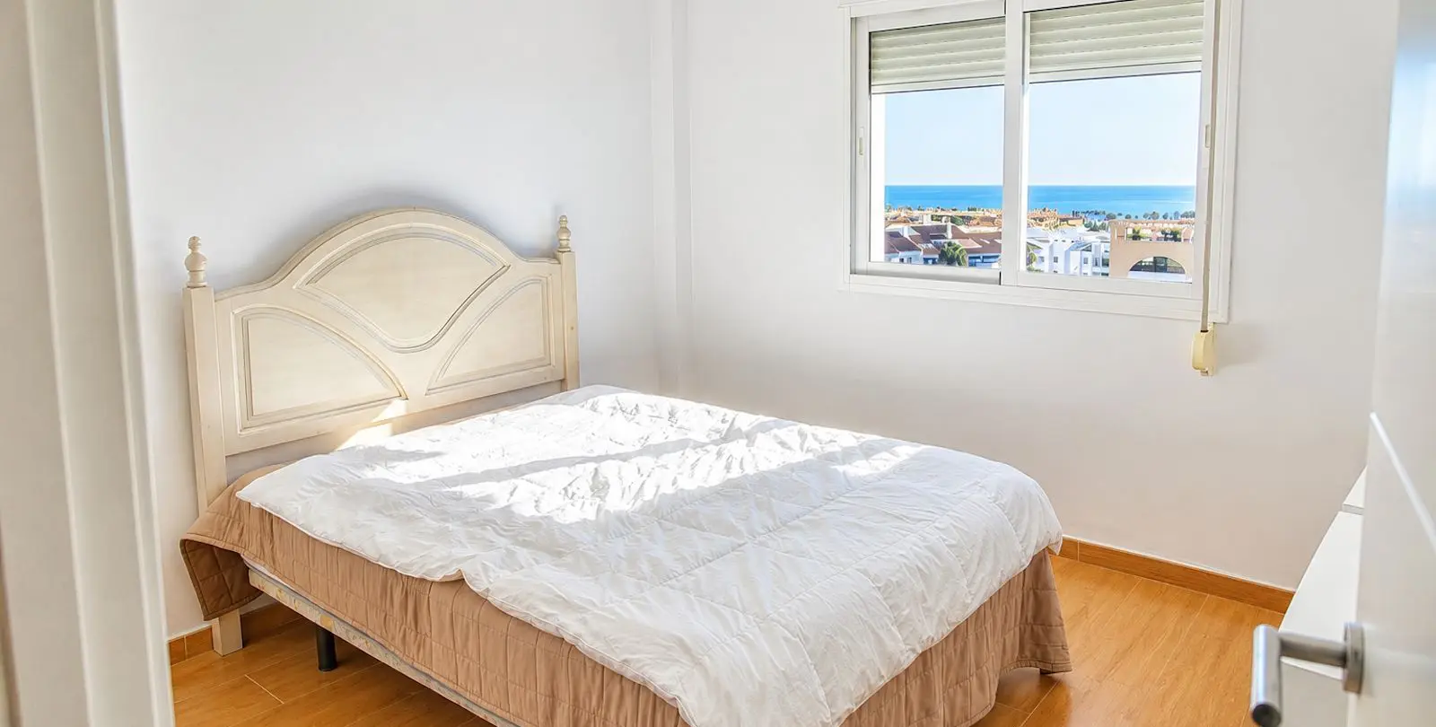 Venta de apartamento en planta media en San Pedro de Alcántara 5