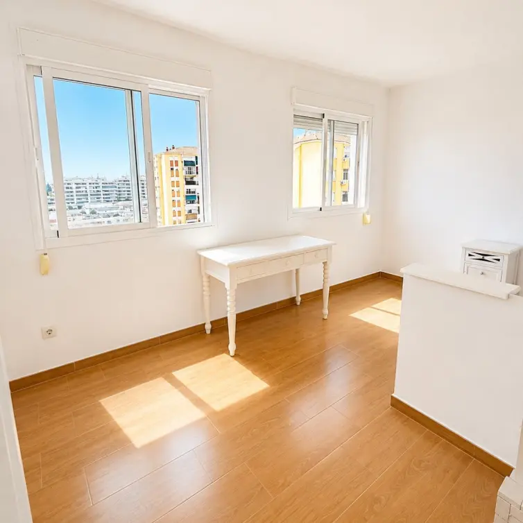 Venta de apartamento en planta media en San Pedro de Alcántara