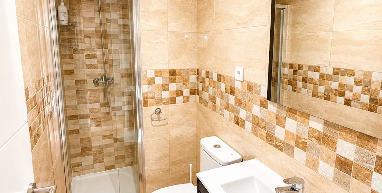 Venta de apartamento en planta media en San Pedro de Alcántara 10