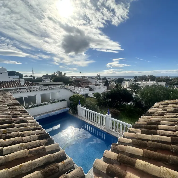 Venta de villa independiente en Calahonda