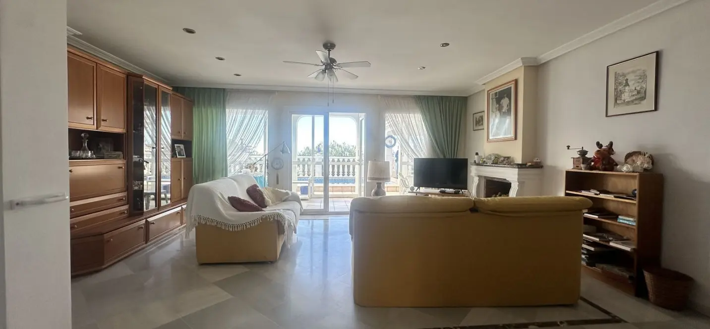 Venta de villa independiente en Calahonda 1