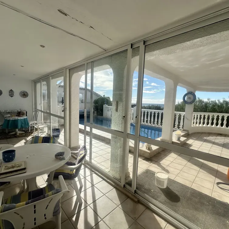 Venta de villa independiente en Calahonda